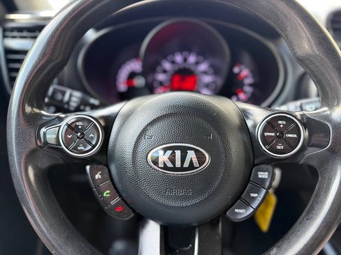 Used 2018 Kia Soul + FWD image 21