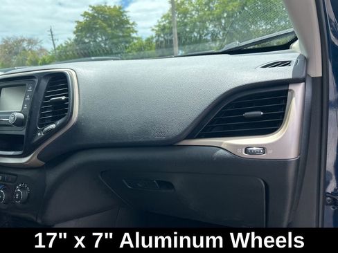 Used 2018 Jeep Cherokee Latitude image 23