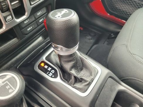 Used 2018 Jeep Wrangler Unlimited Sport S AWD/4WD image 18
