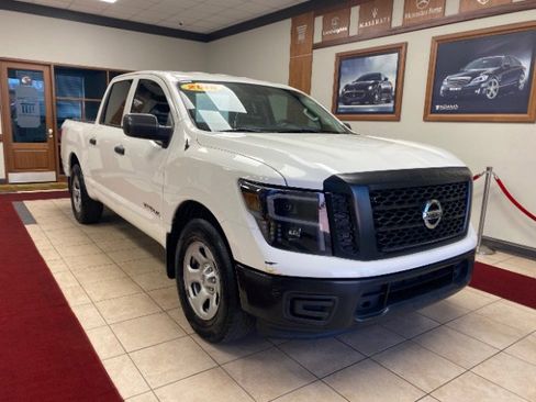 Used 2018 Nissan Titan S w/ S Utility Package image 5