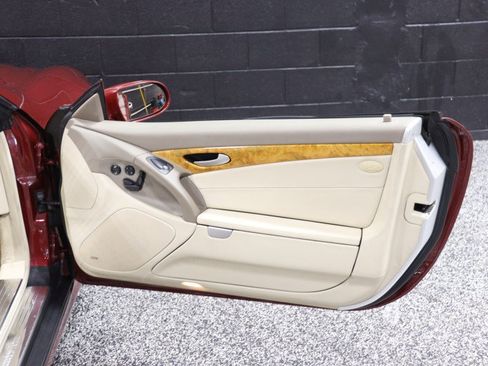 Used 2007 Mercedes-Benz SL 550 image 40