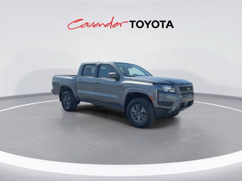 Used 2025 Nissan Frontier SV AWD/4WD image 2