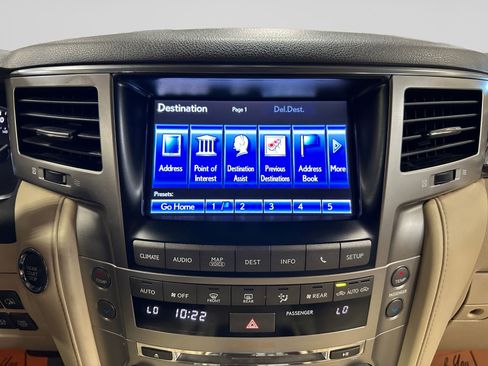 Used 2013 Lexus LX 570 4WD w/ Luxury Pkg image 29