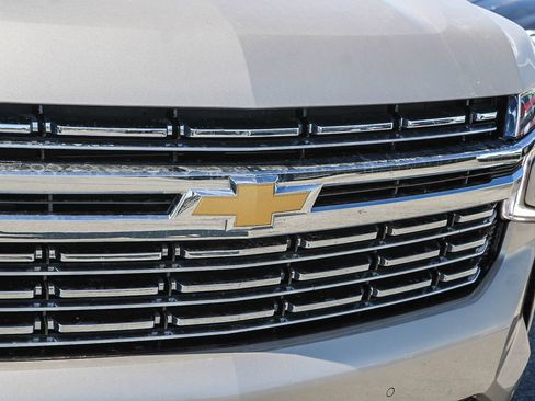 Used 2024 Chevrolet Suburban Premier RWD image 11
