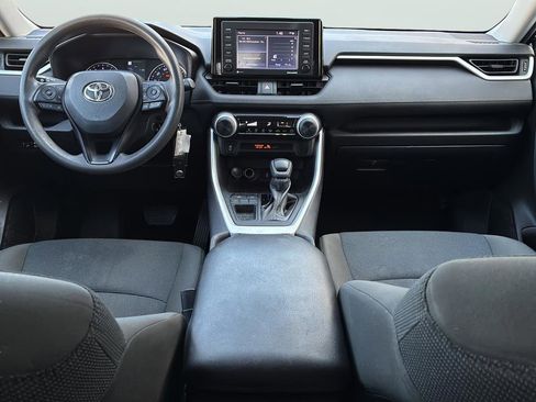 Used 2022 Toyota RAV4 LE image 18