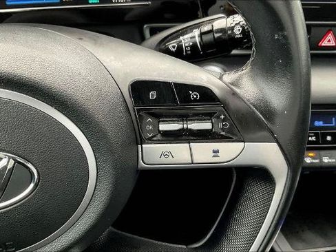 Used 2021 Hyundai Elantra SEL w/ Convenience Package FWD image 11
