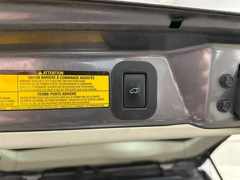 Used 2011 Toyota Sienna XLE image 11