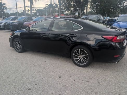 Used 2016 Lexus ES 350 w/ Luxury Package w/Wood Trim FWD image 9