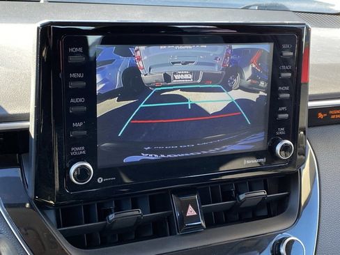 Used 2022 Toyota Corolla LE image 17