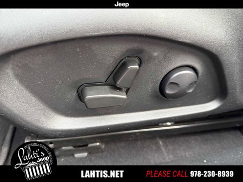 Certified 2022 Jeep Compass Limited w/ (RED) Package image 32