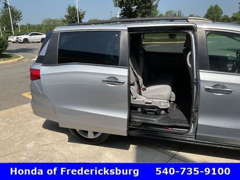 Used 2018 Honda Odyssey EX-L image 18