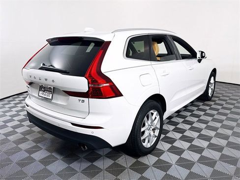 Used 2020 Volvo XC60 T5 Momentum image 23
