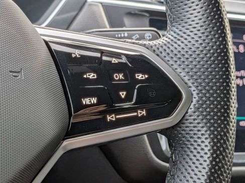 Certified 2023 Volkswagen Tiguan SE R-Line FWD image 27