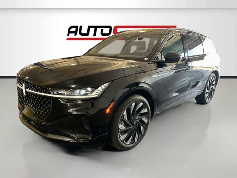 Used 2024 Lincoln Nautilus Reserve w/ Equipment Group 203A AWD/4WD image 3