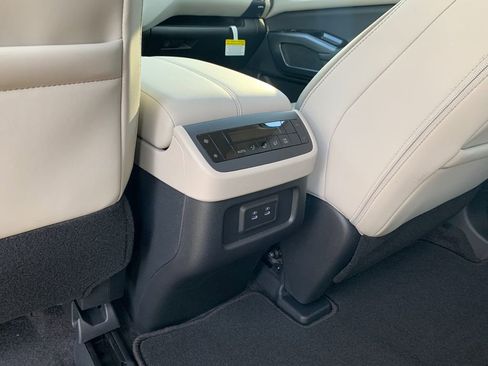 New 2026 Nissan Pathfinder SL image 24