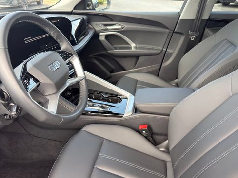Used 2025 Audi Q5 Premium w/ Convenience Package AWD/4WD image 11