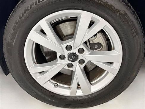 Certified 2025 Audi Q5 Premium w/ Convenience Package AWD/4WD image 30