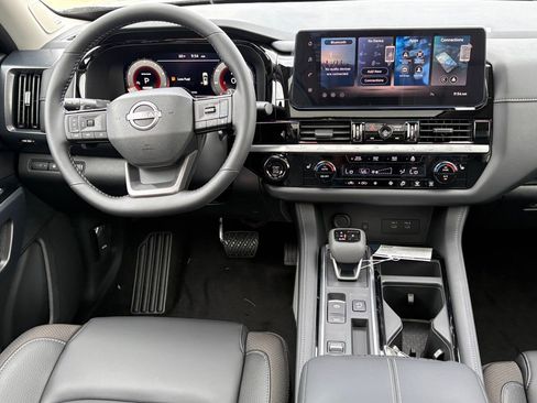New 2026 Nissan Pathfinder SL FWD image 10