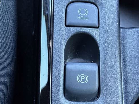 Used 2025 Toyota Corolla SE image 40