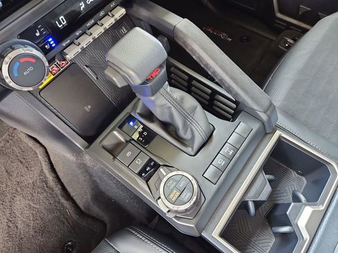 Used 2025 Toyota 4Runner TRD Off-Road Premium image 21