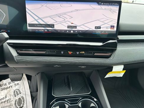 Certified 2025 BMW 530i image 20