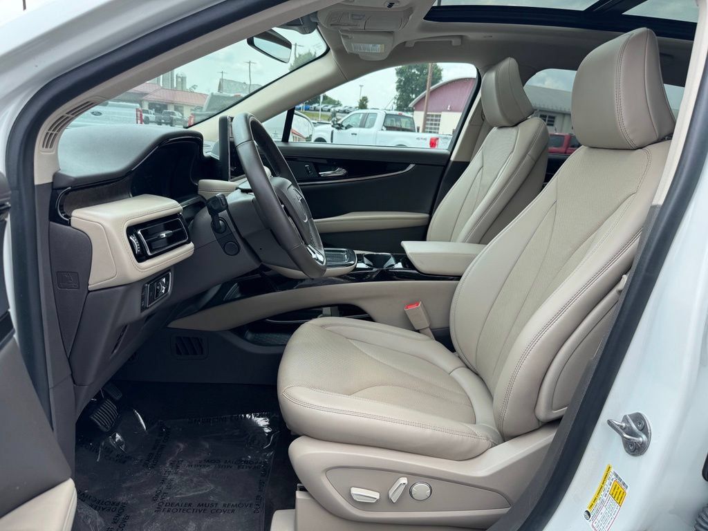 Used 2023 Lincoln Nautilus Reserve AWD/4WD image 12