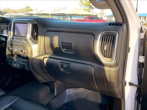 Used 2022 GMC Sierra 2500 SLE w/ SLE Convenience Package image 18