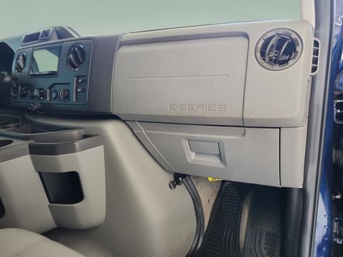 Used 2013 Ford E-350 and Econoline 350 XLT image 20