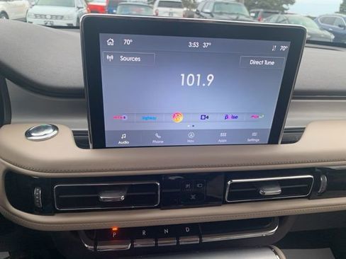 Used 2023 Lincoln Aviator AWD w/ Premium Package image 19