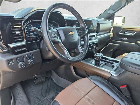 Used 2024 Chevrolet Silverado 1500 High Country AWD/4WD image 14