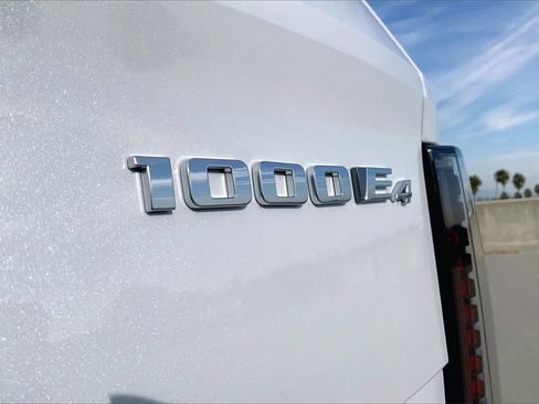 New 2026 Cadillac Escalade IQL Luxury image 16