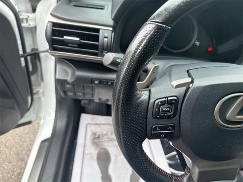 Used 2019 Lexus IS 300 AWD image 17