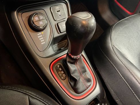 Used 2019 Jeep Compass Trailhawk AWD/4WD image 17
