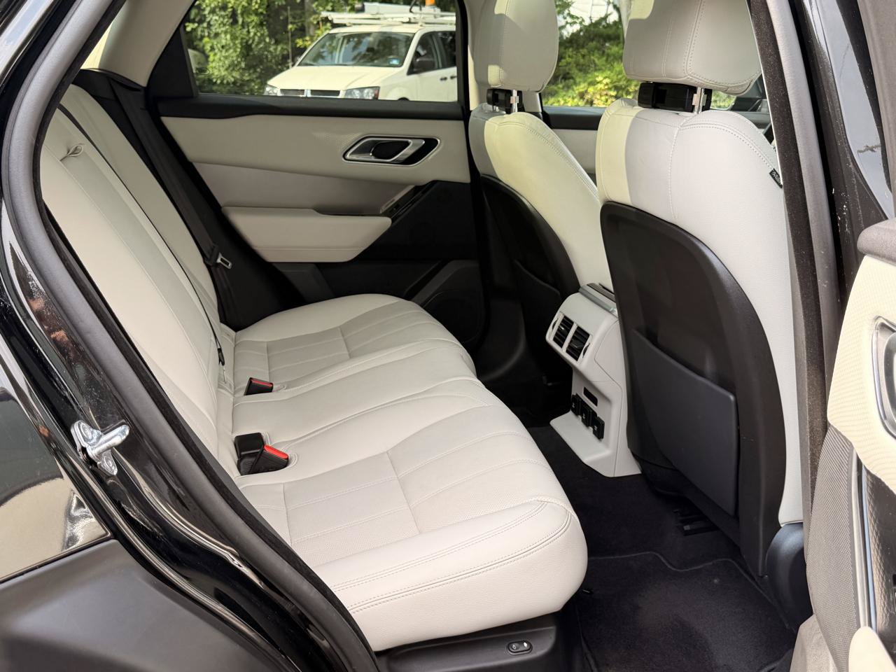 Used 2019 Land Rover Range Rover Velar S AWD/4WD image 29