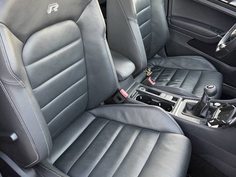 Used 2017 Volkswagen Golf R 4-Door image 11