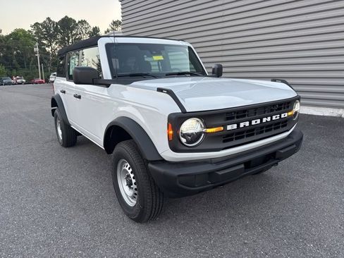 New 2025 Ford Bronco 4-Door image 1