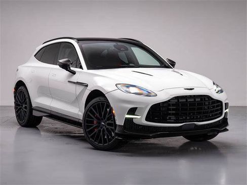 Used 2025 Aston Martin DBX 707 image 1