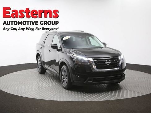 Used 2025 Nissan Pathfinder SV FWD image 52