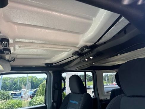 Used 2024 Jeep Wrangler Unlimited Rubicon 4xe AWD/4WD image 16