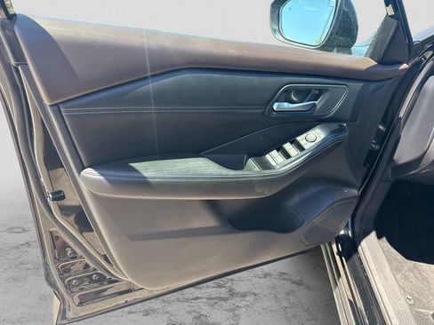 Certified 2023 Nissan Rogue SV w/ SV Premium B Package AWD/4WD image 17