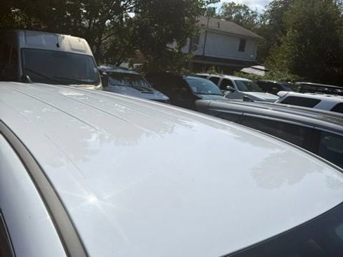 Used 2025 Chrysler Pacifica Select FWD image 5