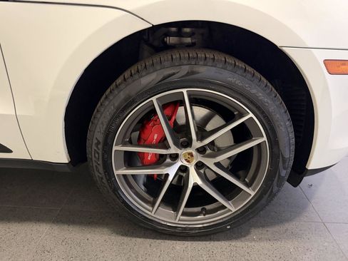 Certified 2023 Porsche Macan S image 13