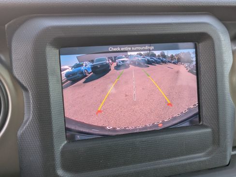 Used 2020 Jeep Wrangler Willys image 32