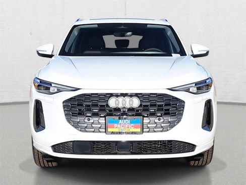 New 2025 Audi Q5 Premium Plus image 2