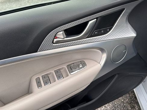 Used 2022 Genesis G70 3.3T w/ Sport Advanced Package image 21