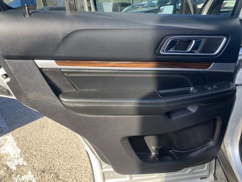 Used 2016 Ford Explorer Limited w/ Class II Trailer Tow Package image 16