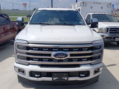 Used 2024 Ford F250 Platinum AWD/4WD image 4