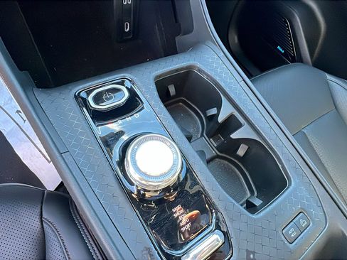 Used 2024 Jeep Wagoneer Launch Edition image 31