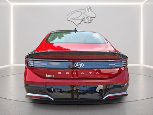 Used 2025 Hyundai Sonata Limited FWD image 4