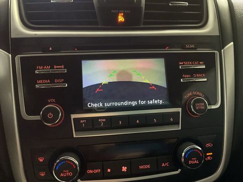 Used 2016 Nissan Altima 2.5 SL w/ Moonroof Package image 4